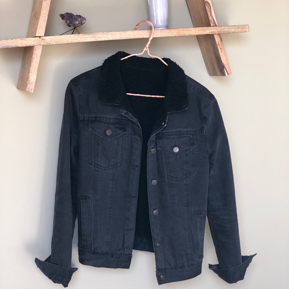 Brandy Melville Black Denim Sherpa Trucker Jacket - Picture 2 of 6